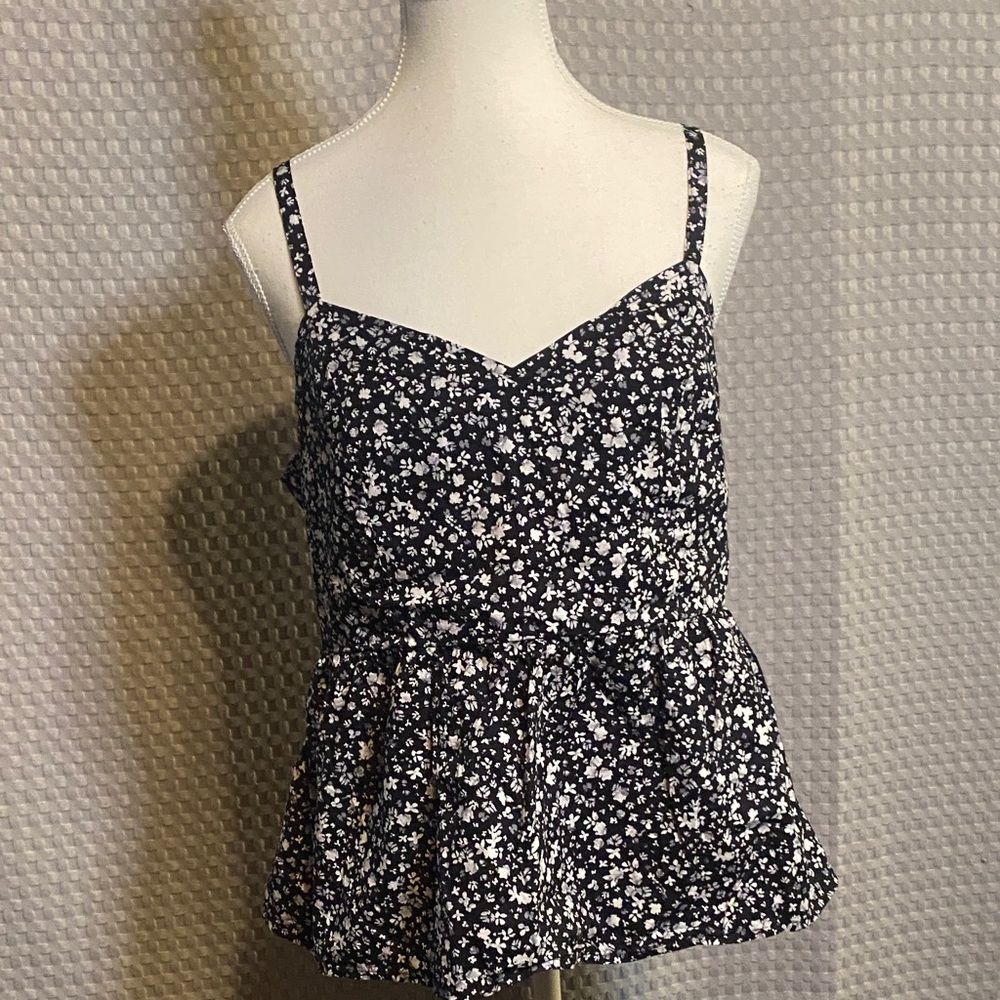 🍄Old Navy Black and White Floral Camisole